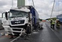 Schwerer LKW VU PKlemm A 4 Rich Olpe auf der Rodenkirchener Bruecke P149